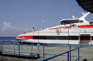 Ferry vous menant en Guadeloupe.
